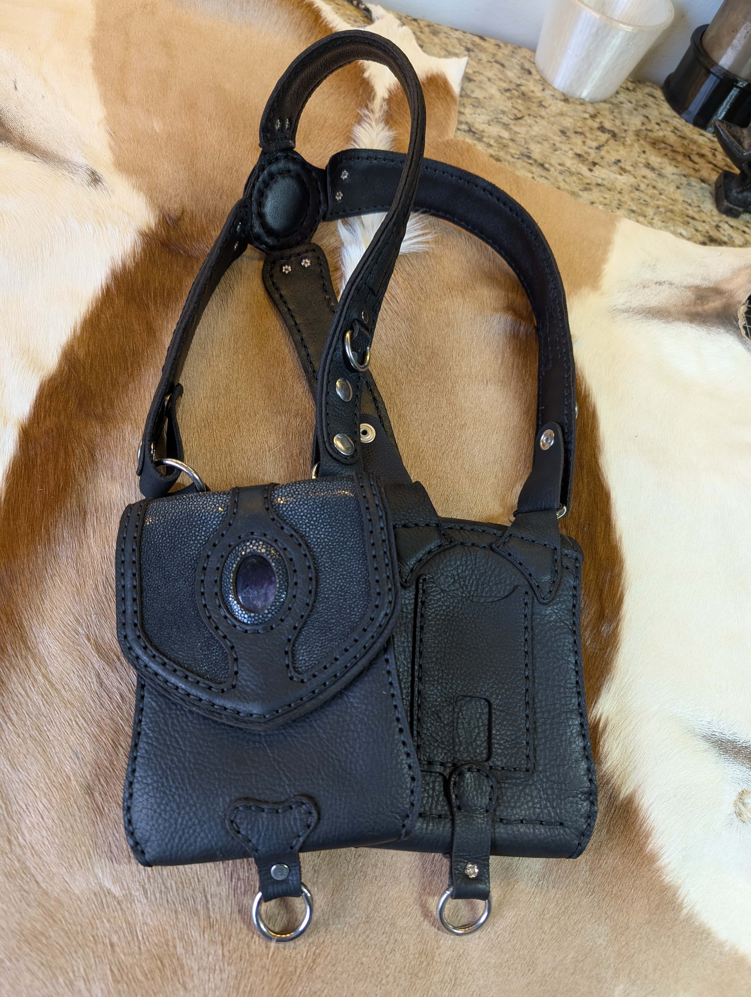 Handcrafted leather piece 9